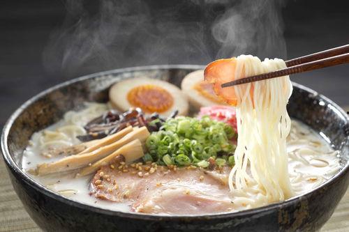 日本拉面店爆料视频,独家爆料带你领略地道风味  第2张