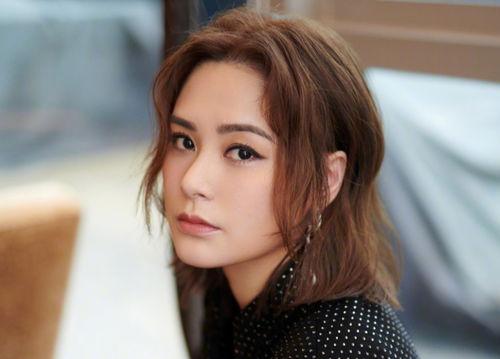 娱乐吃瓜明星头发,揭秘娱乐圈“瓜王”的发型演变史  第3张