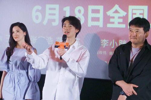 娱乐吃瓜三姐妹微博,揭秘娱乐圈幕后故事,带你领略明星真实生活” 第2张 娱乐吃瓜三姐妹微博,揭秘娱乐圈幕后故事,带你领略明星真实生活” 第2张