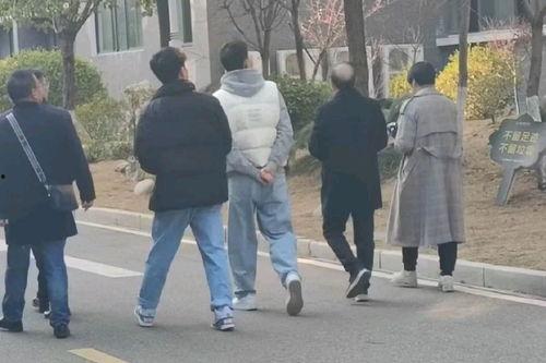 非洲网红吃瓜事件,引发网友热议