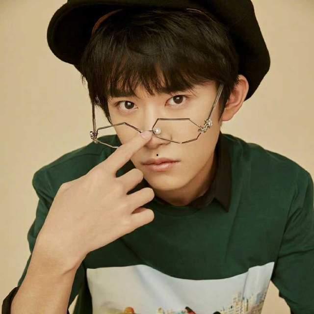 娱乐吃瓜妹易烊千玺微博,揭秘娱乐圈幕后故事 第2张 娱乐吃瓜妹易烊千玺微博,揭秘娱乐圈幕后故事 第2张