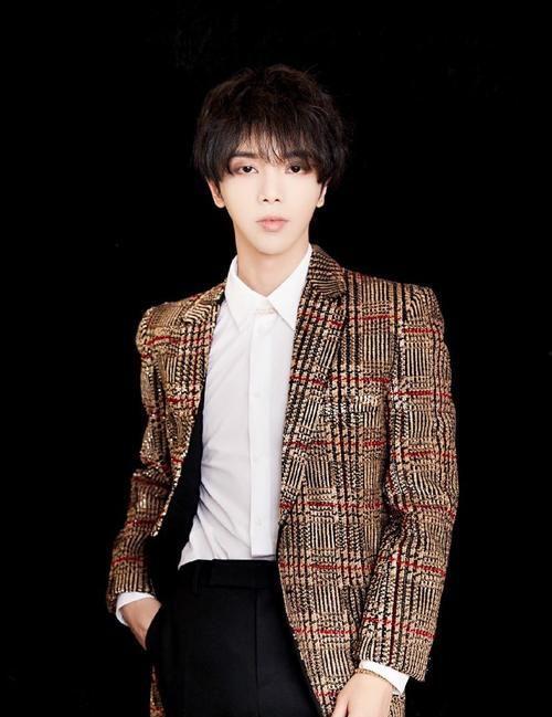 明星爆料假鞋视频播放网站,明星爆料揭露制假黑幕  第2张