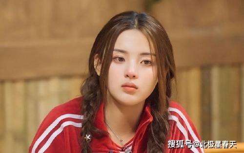 娱乐吃瓜酱姐妹审美变了,审美变迁下的时尚风向标  第3张